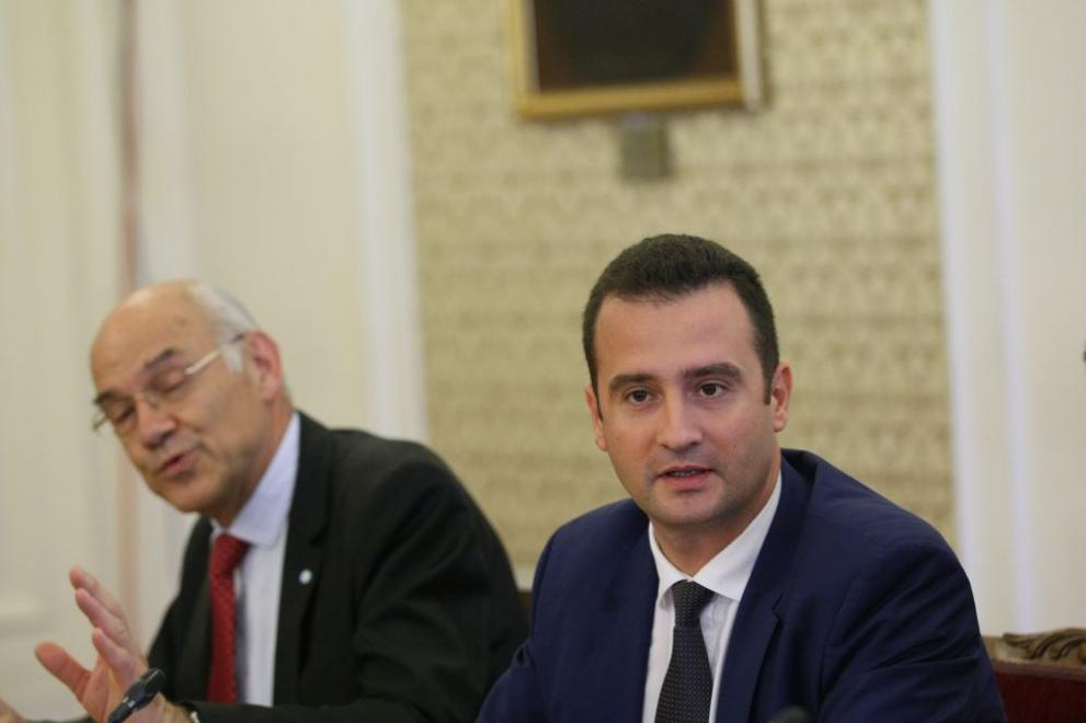 Експерт прогнозира кой ще е новият енергиен министър 