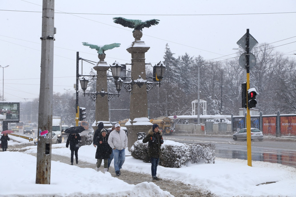 Баба Марта си показа рогата като за последно, кодове за опасно време в 12 области! (КАРТА)