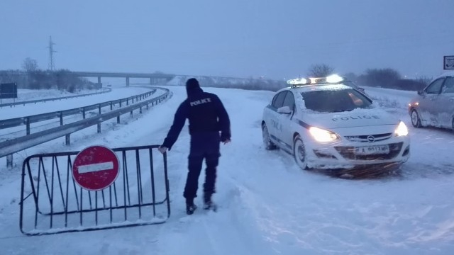 Извънредно: Зверско верижно меле на магистрала "Хемус"! (СНИМКИ)
