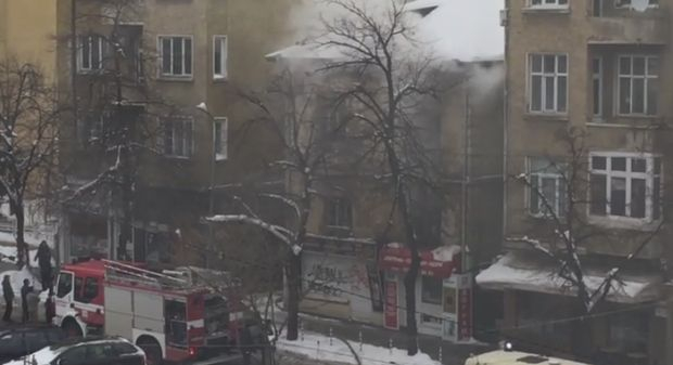 Огромна трагедия на пъпа на София завърши с овъглен труп (СНИМКИ/ВИДЕО)