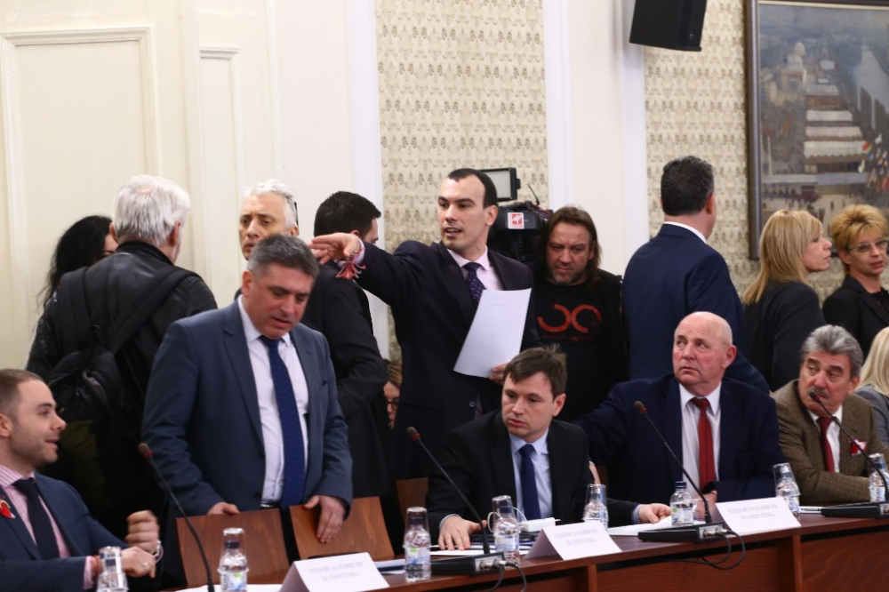 Гинка Върбакова с извънредно изявление от парламента (ВИДЕО/СНИМКИ)