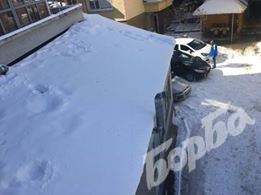Младеж скочи от втория етаж на търновски хотел, бягайки от зли духове 