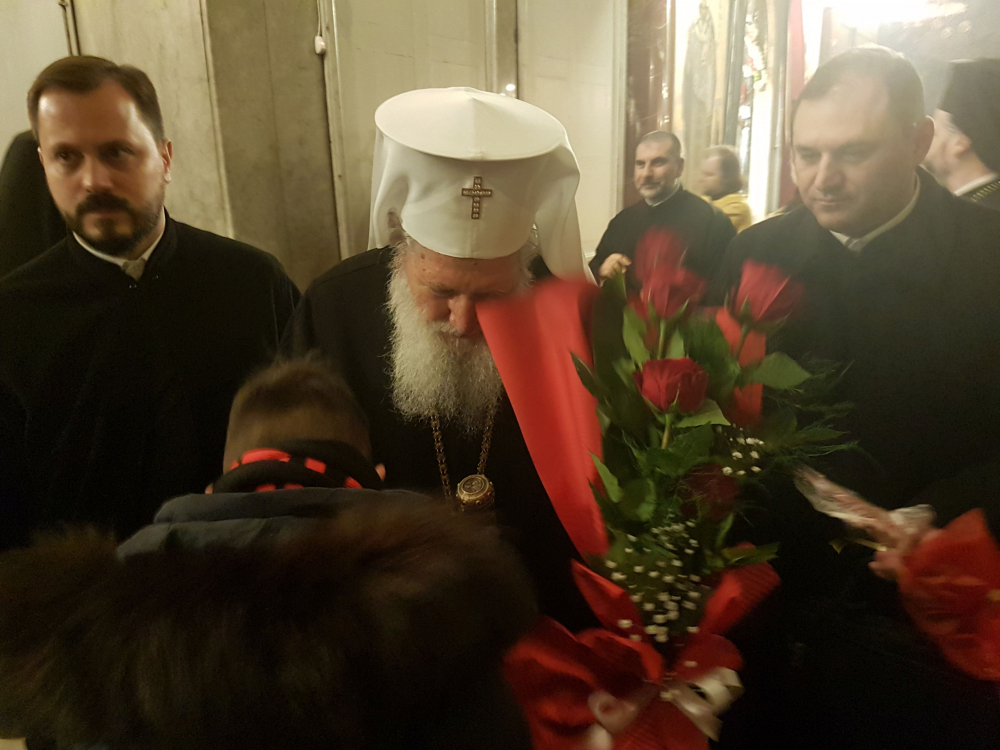 Десетгодишният Александър подари цветя на българския и руския патриарх (СНИМКИ)