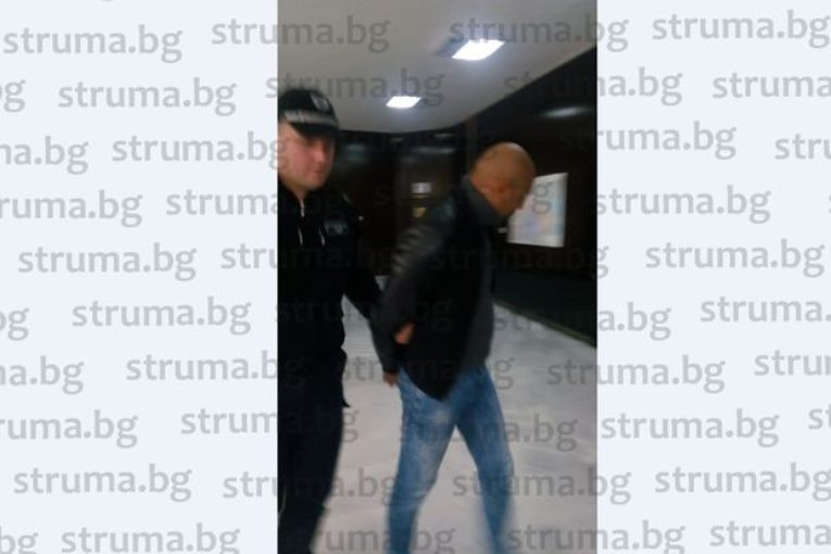 Той разплака десетки възрастни хора, но накрая си получи заслуженото 