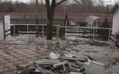 Събарят бунгала на апетитни терени по Южното Черноморие