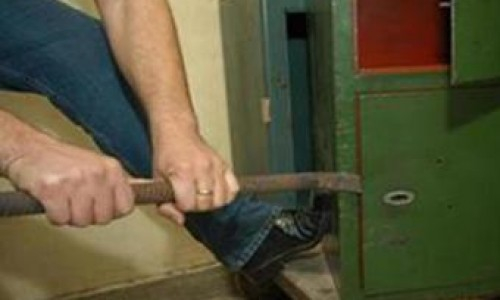 Апаши разбиха банков клон в Кресна, но когато отвориха касата, останаха със зяпнали усти 