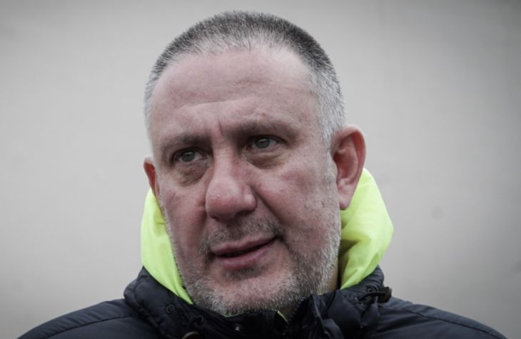 Първи СНИМКИ: Д-р Иван Димитров излезе на свобода и през сълзи захапа цигара, наръган е на 2 места от Плъха