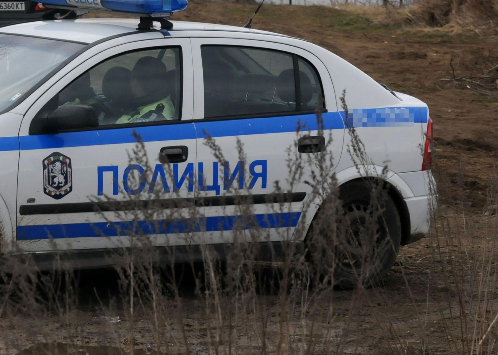 Надрусан 19-годишен побягна с мотор от ченгетата, но му се случи случка 