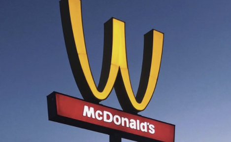 Хората по цял свят се питат днес какво се е случило с логото на McDonald's