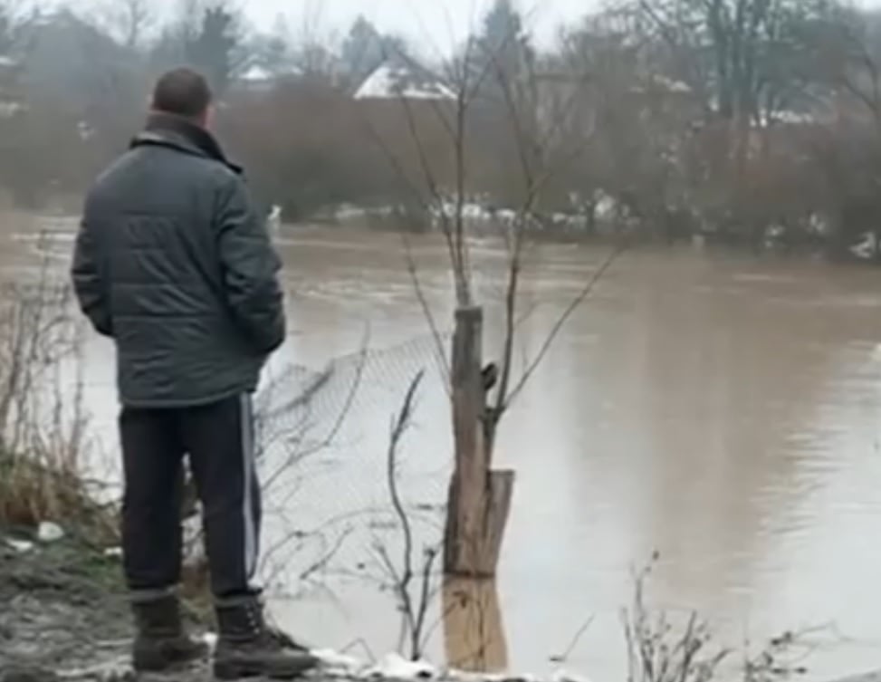 В Северозапада става все по-страшно. И река Скът излезе от коритото