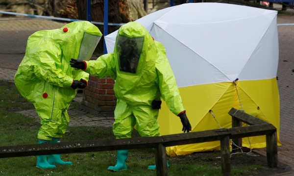 Руски химик каза страшни истини за газа "Новичок", за който Тереза Мей твърди, че е използван срещу Скрипал 