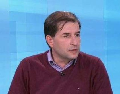 Доктор по конституционно право направи на пух и прах Лозан Панов 