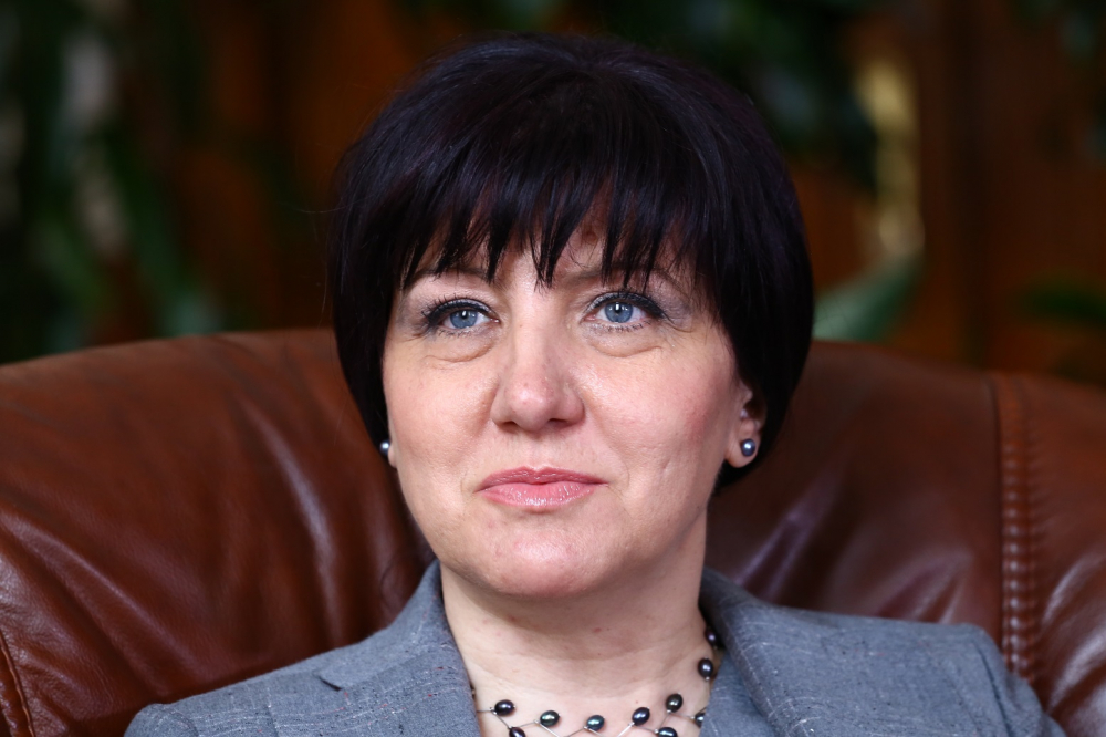 Караянчева прекъсна ваканцията на депутатите, свиква ги в парламента още утре! 