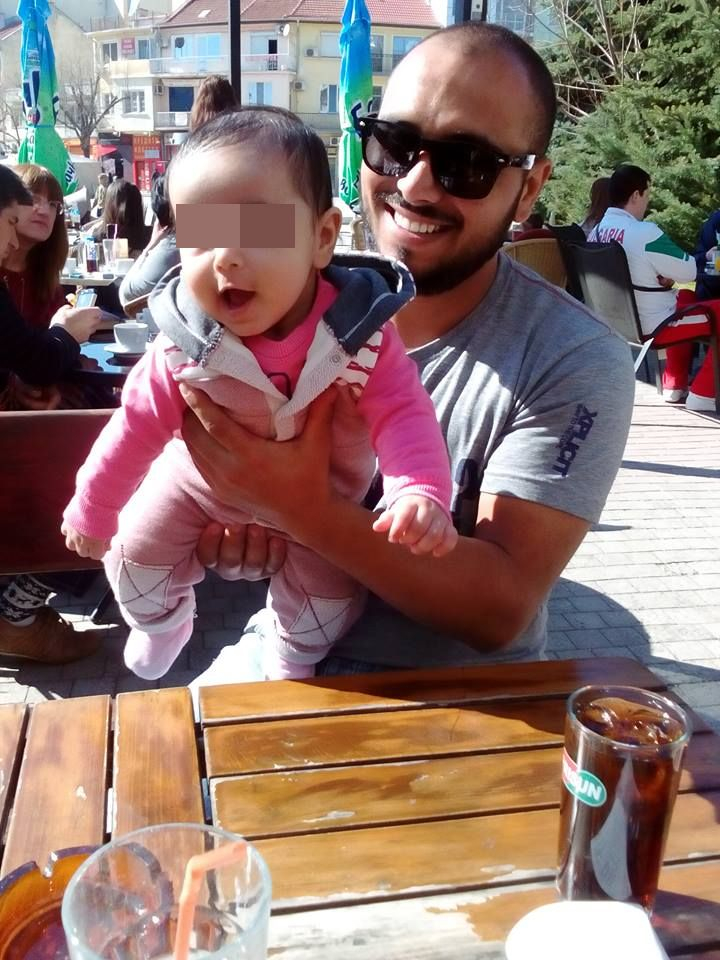 Родителите на 27-годишния работник от „Арсенал” не могат да повярват, че детето им вече го няма, прибират се от чужбина, за да погребат (СНИМКИ)