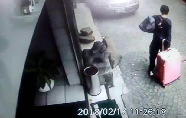 Той каза, че съм първата и последната му приятелка, написа влюбена тийнейджърка! Малко по-късно откриха трупа ѝ в розов куфар (СНИМКИ/ВИДЕО)