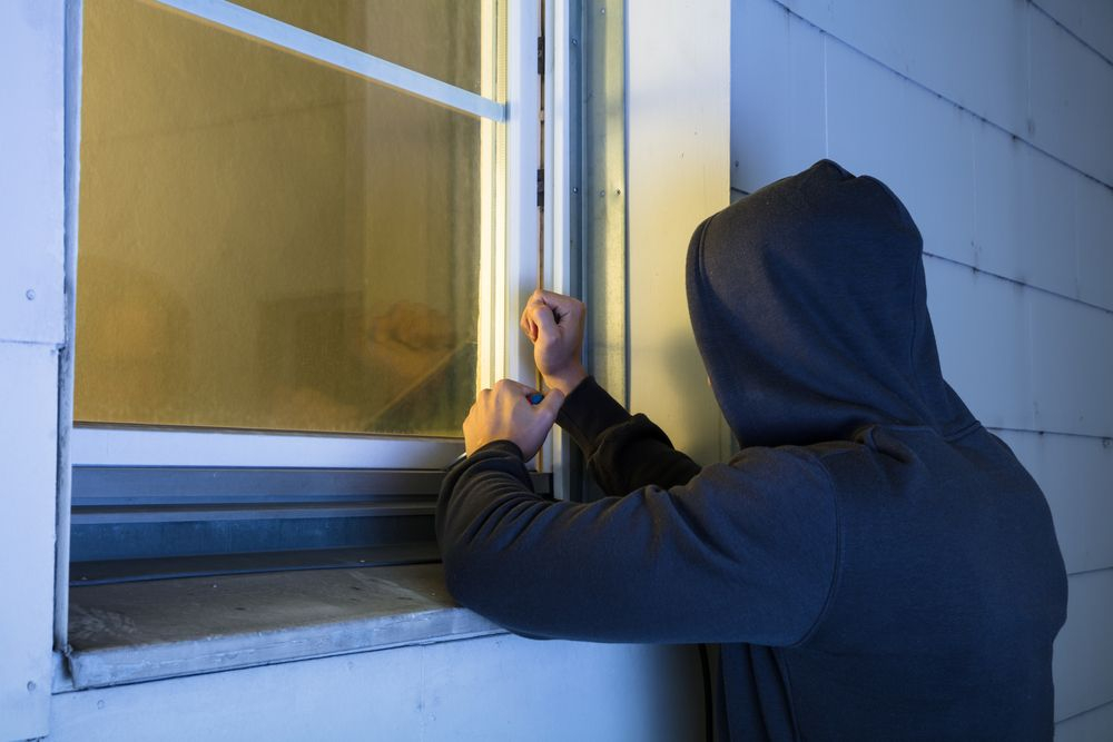 Спипаха крадец във Враца – влязъл през прозореца и...