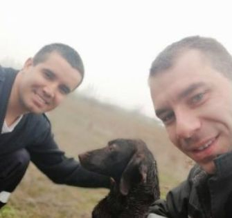 Пловдивски пожарникар извърши подвиг, за да спаси куче (СНИМКИ)