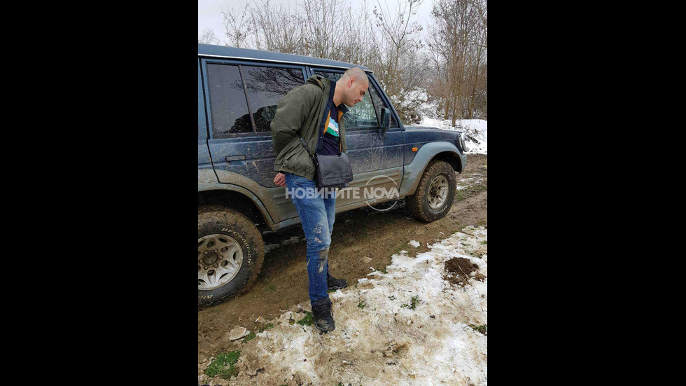 Екшън в "Хаинбоаз": Рецидивист и полицаи се гонят близо час, хващат престъпника в нива (СНИМКИ)