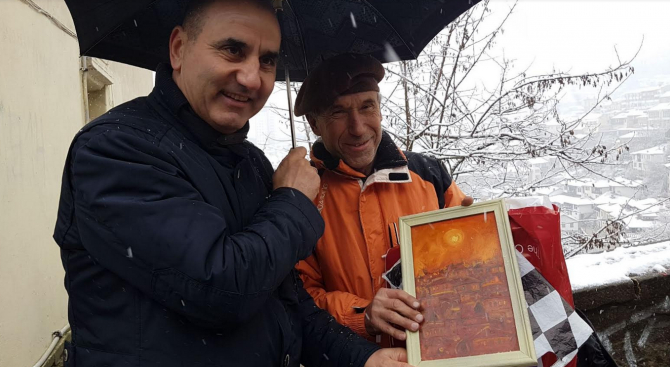 Вижте какъв подарък получи Цветанов (СНИМКИ)   