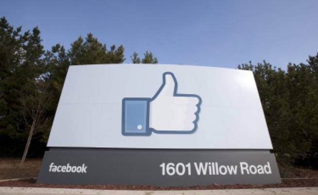 Бивш високопоставен служител обяви: Facebook краде данни чрез игри