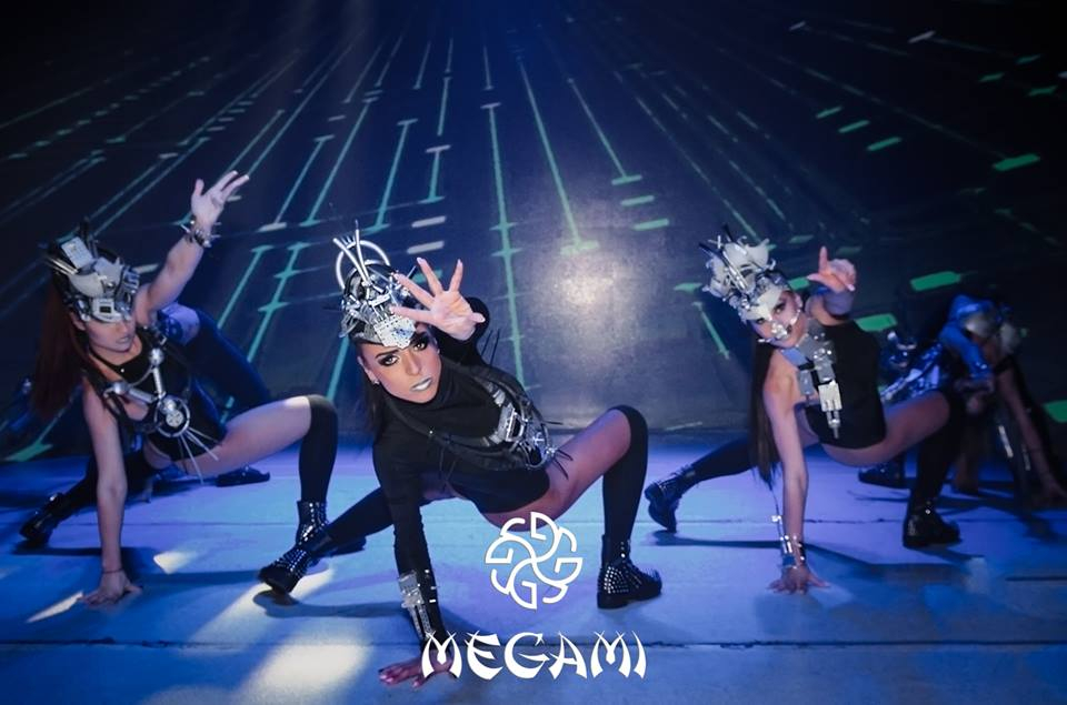 Извънземни и роботи превзеха този уикенд Megami Club – Hotel Marinela на грандиозното шоу "Киберпънк" (СНИМКИ)