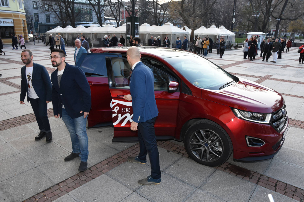 ИКАР 2018 за водеща мъжка роля за Захари Бахаров с подкрепата на МОТО-ПФОЕ (СНИМКИ)