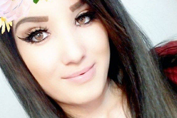 Арестуваха 20-годишна майка, след като двете й деца бяха открити мъртви в кола (СНИМКИ/ВИДЕО)