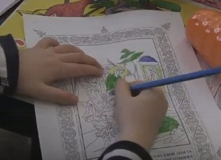 БЛИЦ TV: Надникнете в детска работилница "Моята първа икона" 
