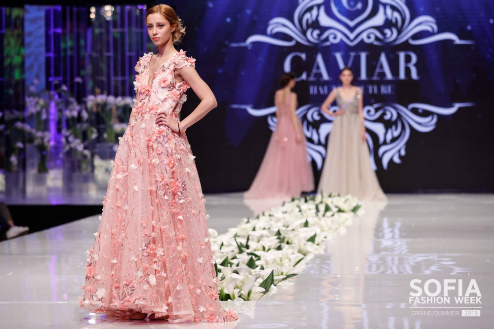 Висша мода показаха втората вечер български марки и дизайнери на Sofia Fashion Week SS 2018 (СНИМКИ)
