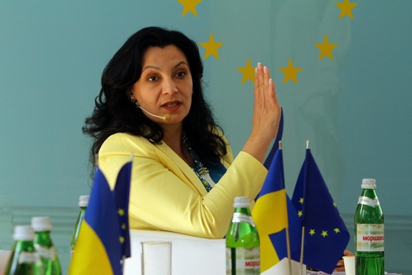  Украинска вицепремиерка разкри коварна провокация с руски матрьошки в Киев (СНИМКА)