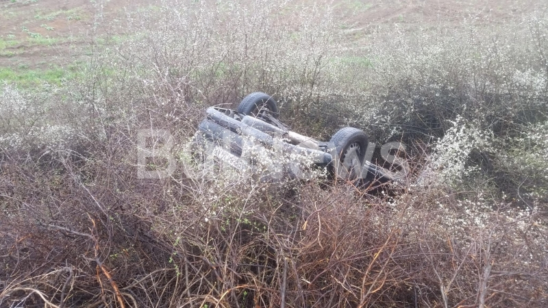 В тази преобърната край язовир "Агов дол" кола е имало 2 момичета нощес, какво се е случило?! (СНИМКИ)
