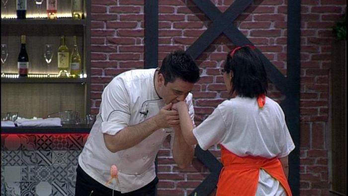 Шеф Ангелов изрита без да му мигне окото един от мъжете в Hell’s Kitchen 