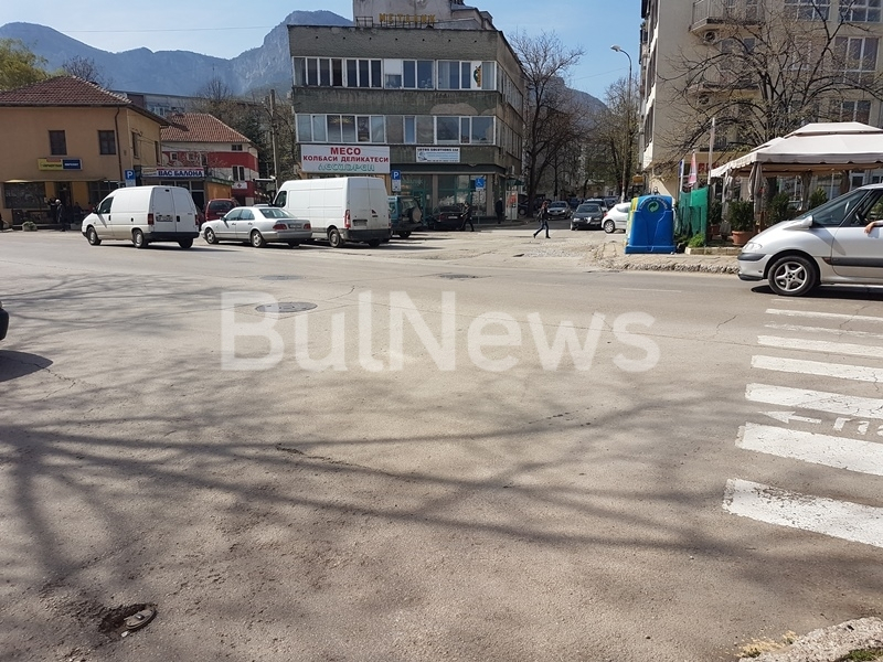 Взривиха бомба с болтове насред центъра на Враца (СНИМКИ)