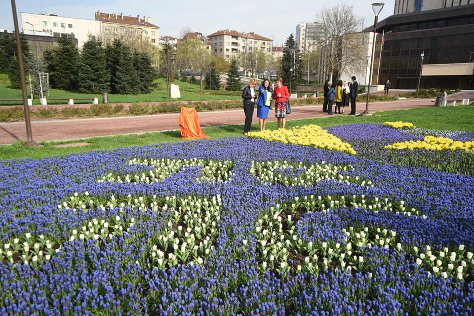 Ексклузивно в БЛИЦ TV! Павлова, Фандъкова и Беа си направиха уникално СЕЛФИ насред...