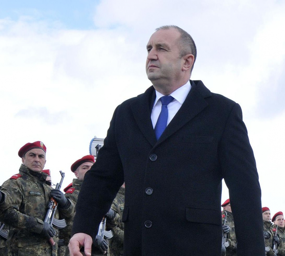 Румен Радев изпрати съболезнования на алжирския си колега за самолетната катастрофа с 257 жертви 