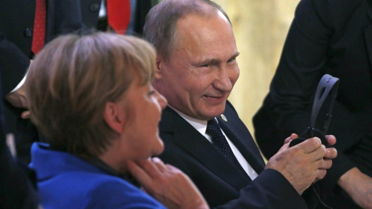 Оланд за Путин в мемоари: Той е хладен и решителен, непредсказуем и деликатен, твърд и душевен. Само Меркел не се плаши от него!