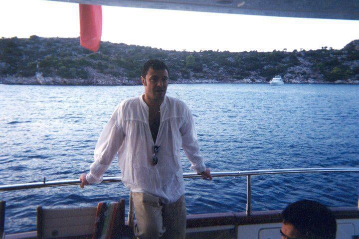 Истината лъсна: Сензационната снимка на Жоро Илиев тръгнала от доведената дъщеря на Аня Пенчева