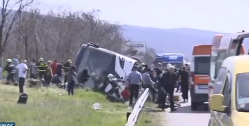 Първи ВИДЕО и ВЕРСИЯ за адската катастрофа с автобус до Вакарел с шест жертви и над 20 ранени