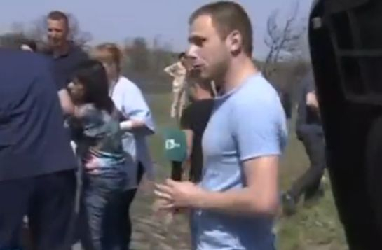 Ексклузивно в БЛИЦ! Цяла България се гневи на репортерите на Нова и bTV, отразяващи трагедията с 6 трупа на "Тракия" (ВИДЕО/СНИМКИ)
