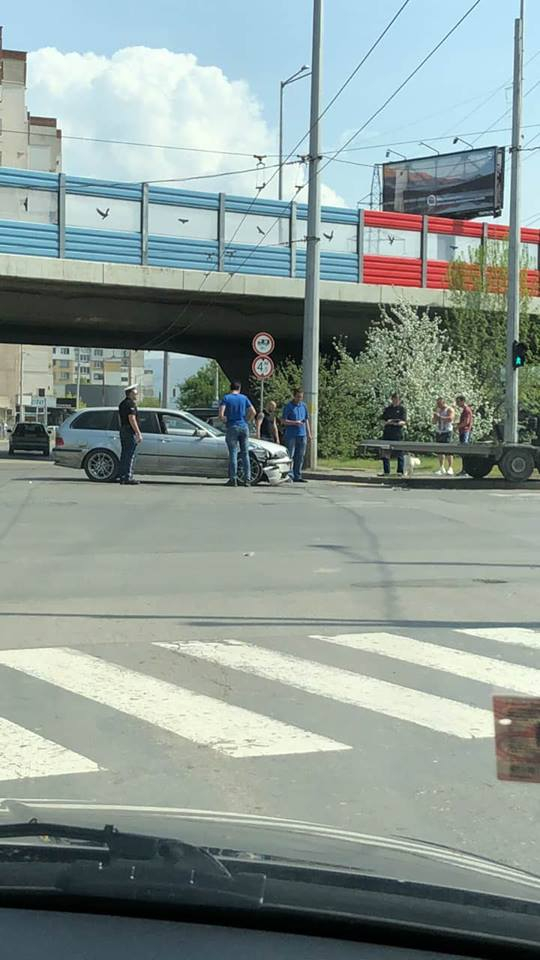 Кошмар в София! Зверски мелета окървавиха "Дружба", моторист бере душа в болница (СНИМКИ)