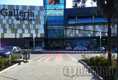 Бургаски полицаи в бясна гонка с крадец, той хвърля плячката, за да бяга по-бързо