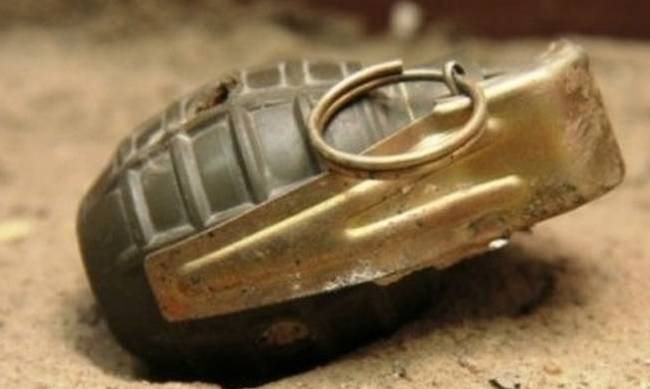 Полицията на Солун на крак заради граната на пъпа на града 