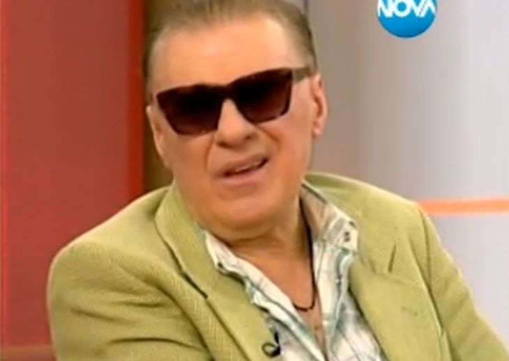 Васил Найденов, болен и след дълъг път, отиде при Лора Крумова, за да...