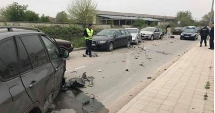 Пияна и дрогирана жена яхна БМВ 5 и превърна 11 коли в смачкани тенекии по изгрев слънце в Пловдив 