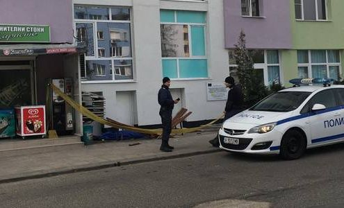 Полиция отцепи блок Бургас заради зловещ инцидент (СНИМКИ +18)