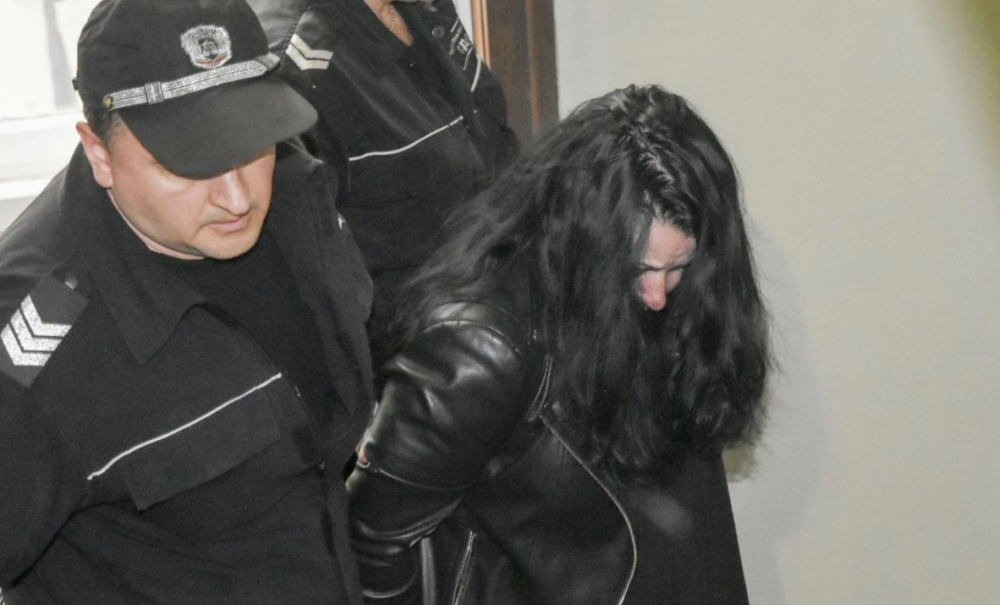 Шофьорката, причинила касапницата с шест жертви на АМ "Тракия", се разплака в съда и изригна... (СНИМКИ)