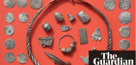 Първи СНИМКИ на несметното съкровище, което 13-годишният Лука намери в местността Шапроде 