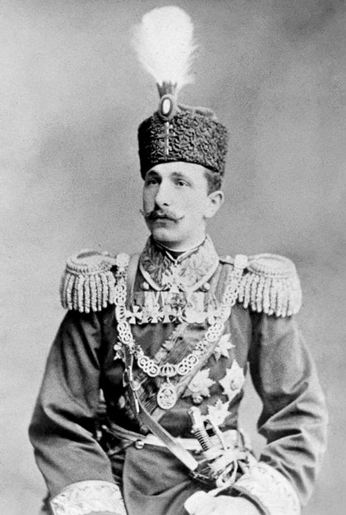 На днешната дата България отново се сдобива с княз след пет века под сянката на султана