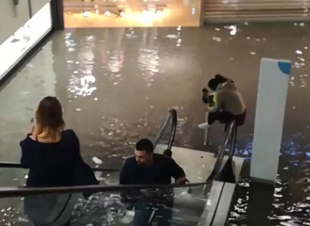 Апокалиптични СНИМКИ и ВИДЕО от Австрия, невиждан потоп в Грац, където има много българи! 