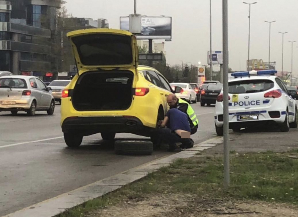Цяла София говори днес за постъпката на този полицай на "Цариградско шосе" (СНИМКИ)